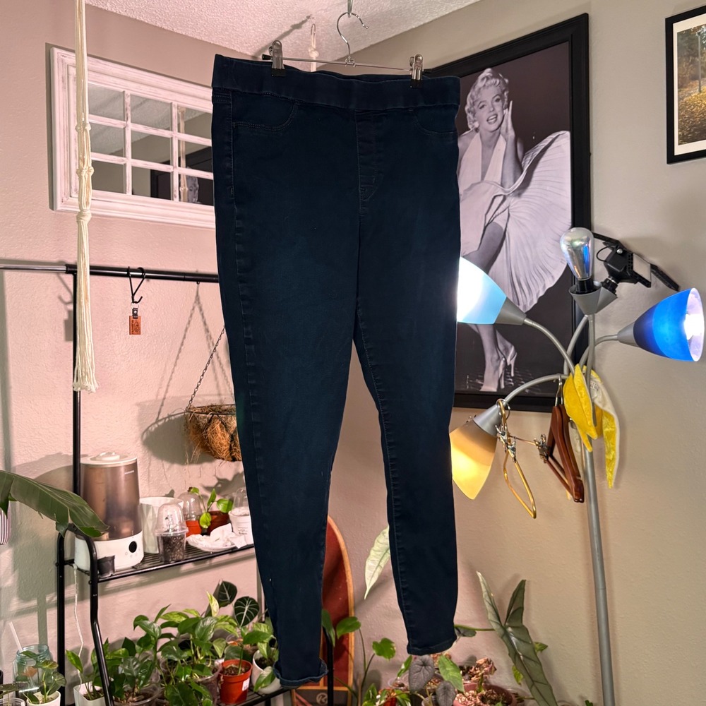 Gloria Vanderbilt Slimming Pull On Jeans Womens 14 Blue Dark Wash Skinny Leg